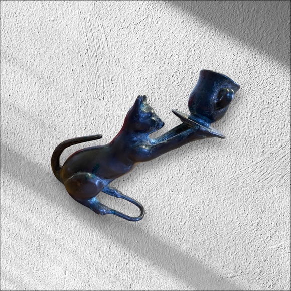Vintage CAT IRON with teacup candle holder - Picture 2 of 7